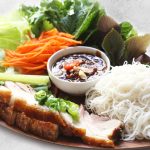 bun_heo_quay_salad-Me7tdZhgClWcu-c7NvdjFA